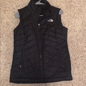 Reversible black TNF vest